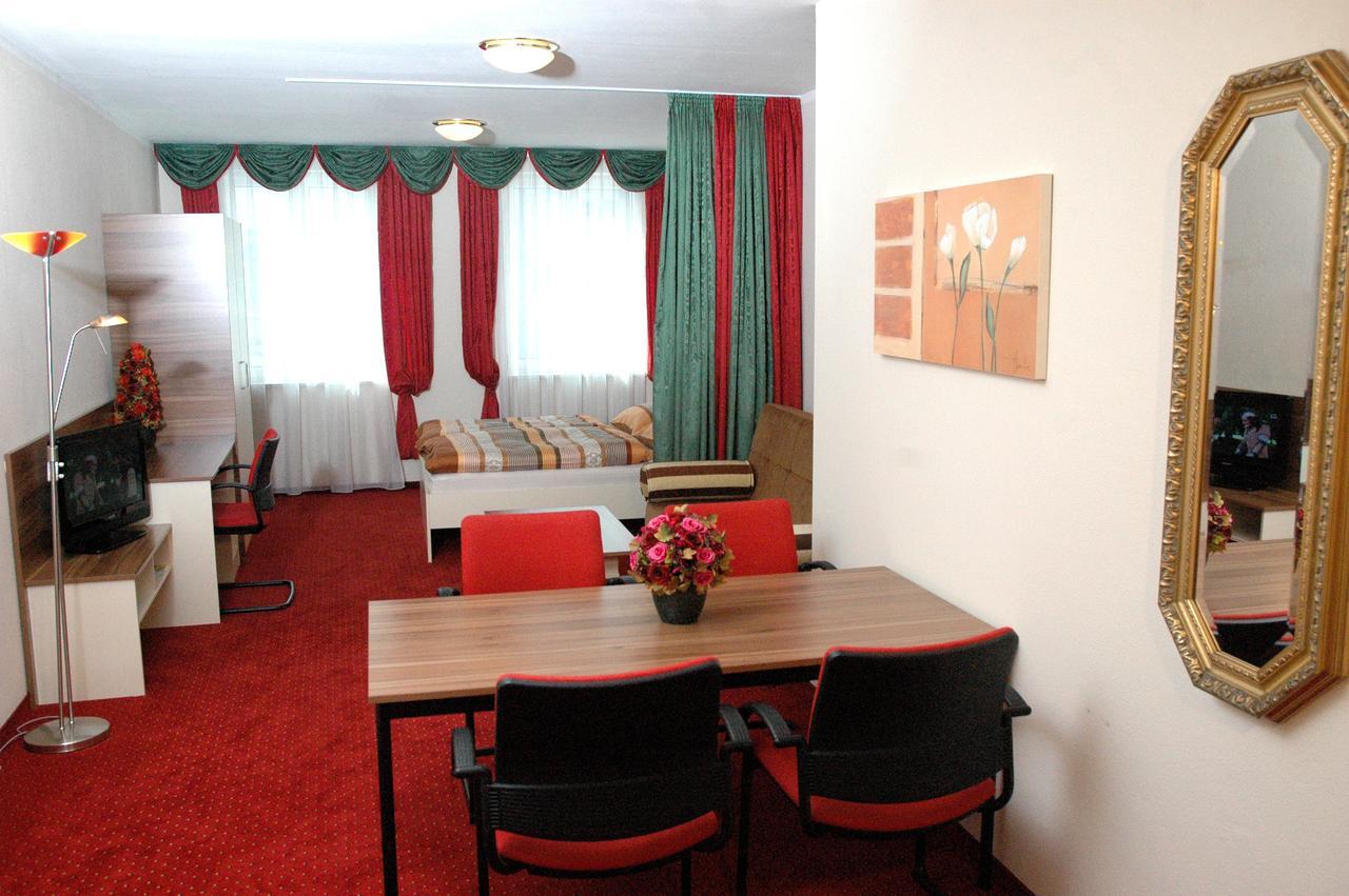 Hotel Garni Daniela Urich Schwanenstadt Buitenkant foto